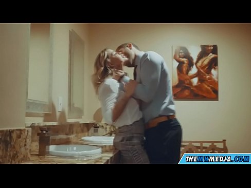 ❤️ Ilehoria busti batek komun publiko batean seduzitzen zaituenean ️❌ Etxeko pornoa gurean eu.rex-porn-com.ru ❌